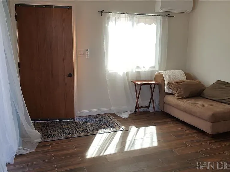 4669 Loma Way — Photo 9