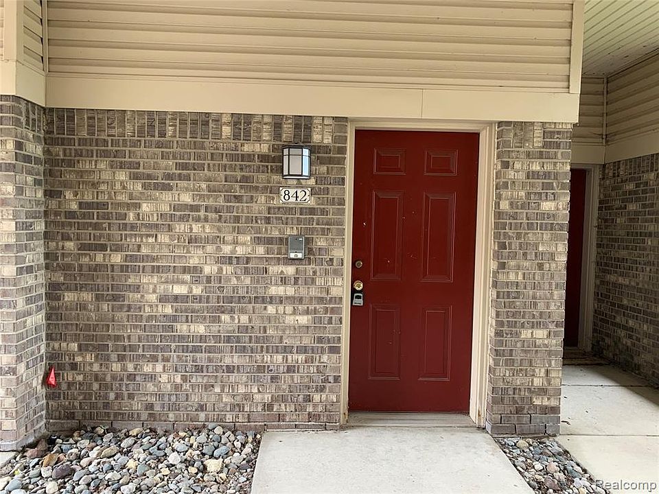 1st image of 842 Brandon Ave