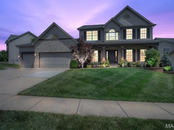 714 Oriental Lily Dr, O'Fallon, MO 63366