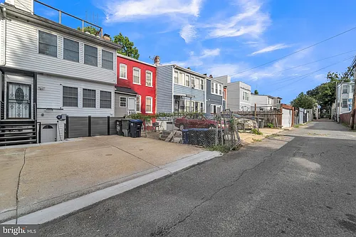 2411 N Capitol St NE #B Photo 1