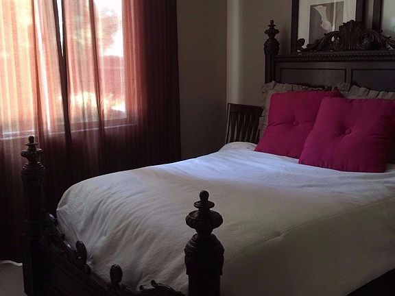 Downstairs Guest Room 