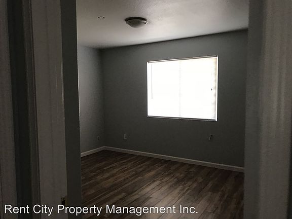 5th image of 9562 Emerald Park Dr