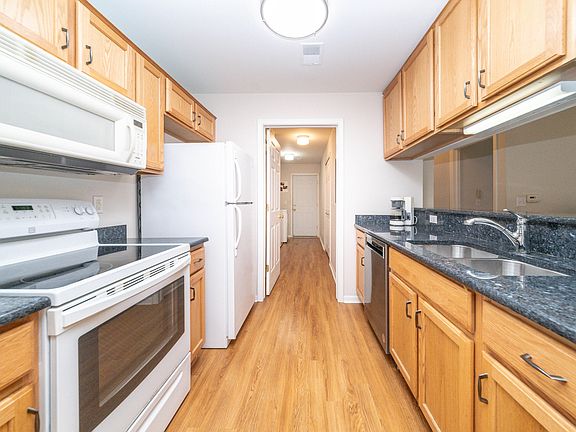 2nd image of 1786 Addington Ln #22