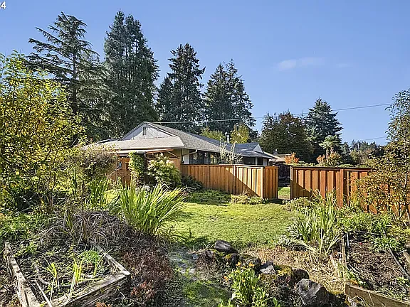 5722 SW Fernbrook Way — Photo 2
