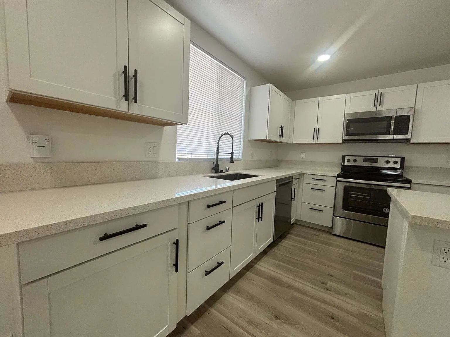 3 bed, 2.0 bath, 1000 sqft, $1,500 — Photo 4