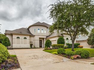 4 Tennis Village Dr, Heath, TX 75032