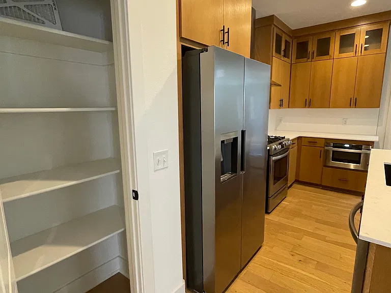 2333 E Amherst Aly — Photo 10
