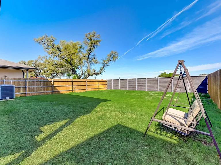 109 Cupreata Ln — Photo 39