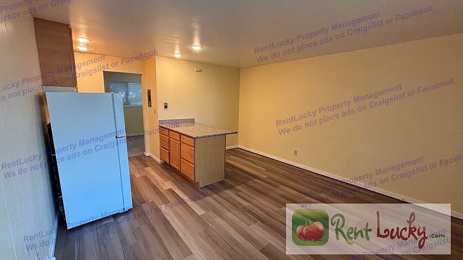 1 Bed/1 Bath, Newly Updated Westlake Apartment — Photo 4