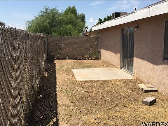 3rd image of 1396 Terrace Dr