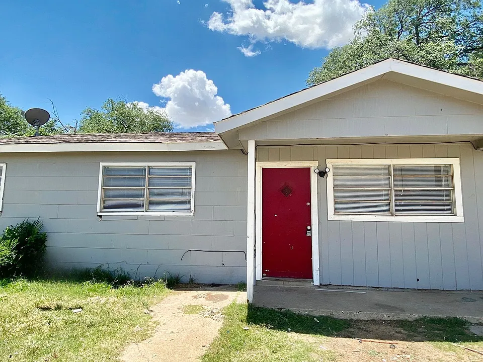 808 Vanda Ave