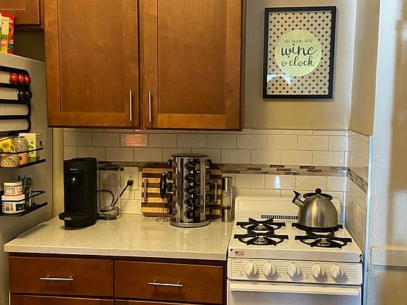 4th image of 667 Richmond Ave APT 3