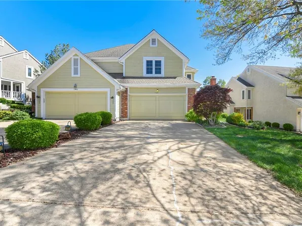 11403 W 112th Ter, Overland Park, KS 66210