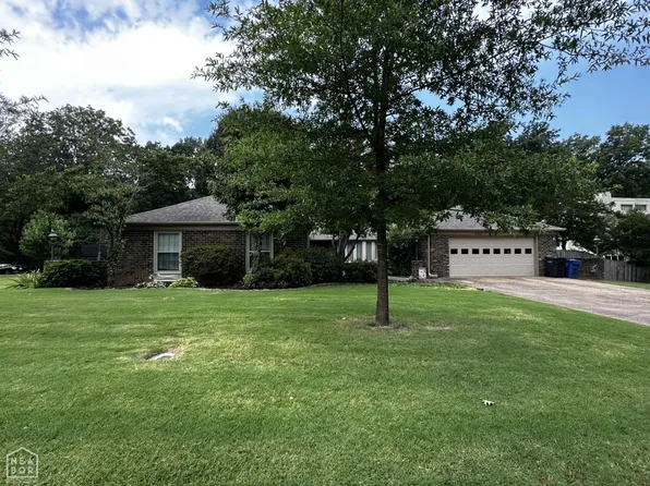 2305 Redbud Dr, Jonesboro, AR 72401