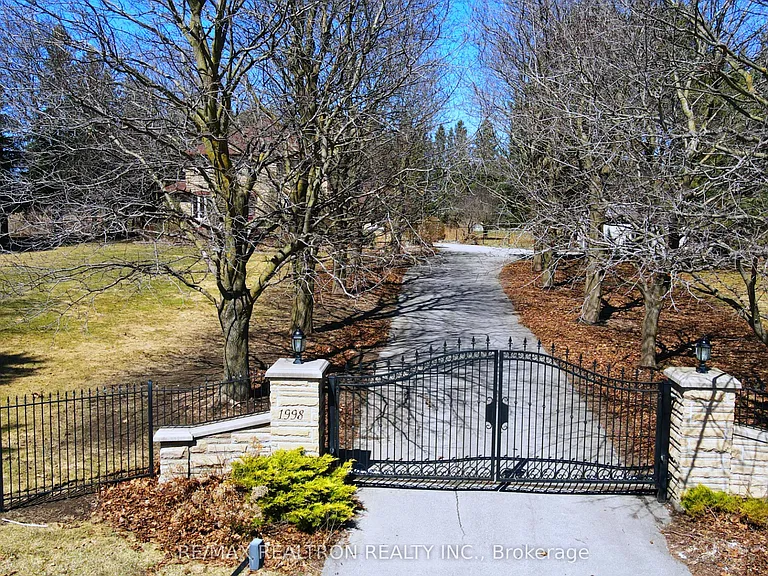 1998 Green Ln E — Photo 4