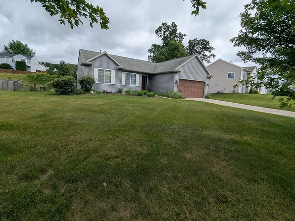 11595 Barnsley Rd SE, Lowell, MI 49331