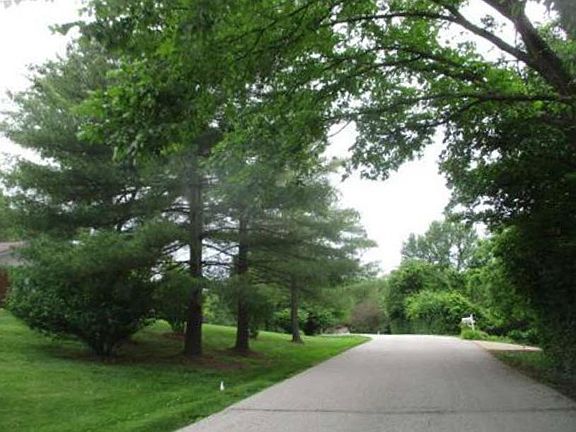 2nd image of 18433 Woodland Meadows Dr
