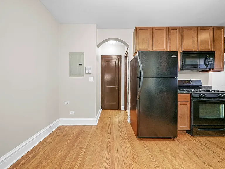 1929 Grove Ave #305 — Photo 6