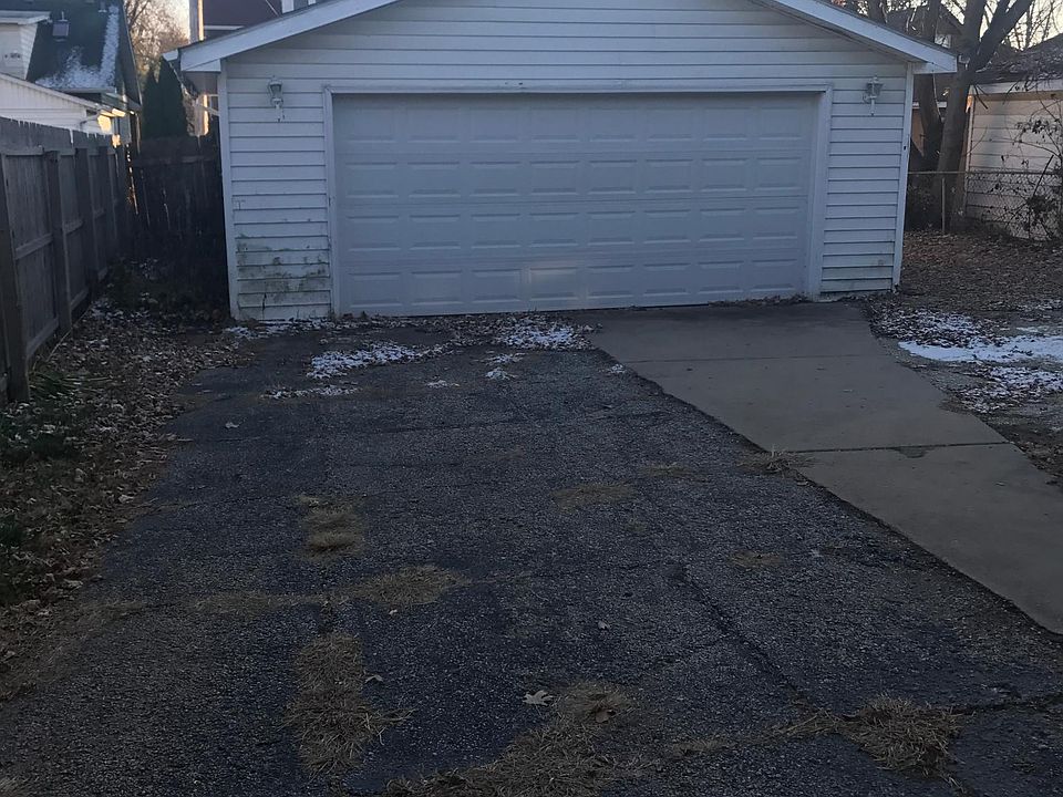 2nd image of 1924 W Rohmann Ave