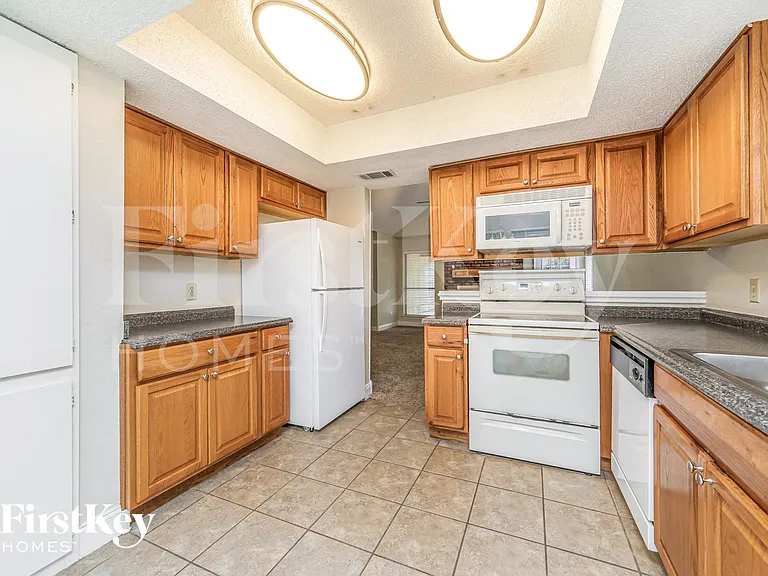 5624 Lordsburg Trl — Photo 7