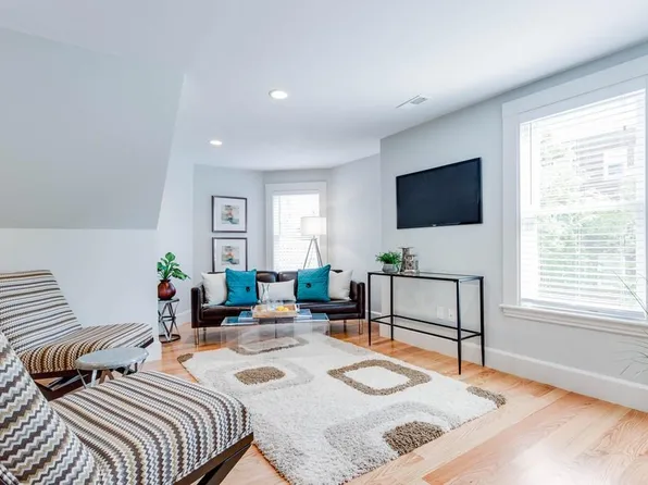 26 Jerome St #3, Boston, MA 02125