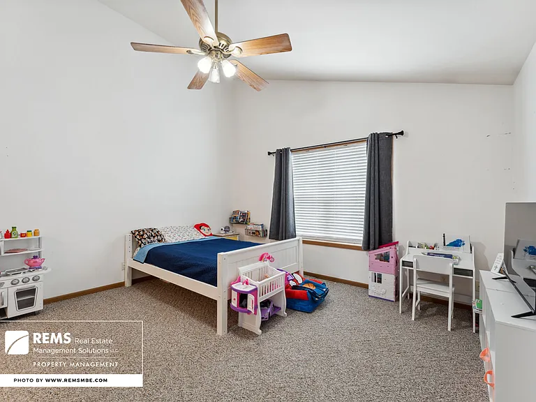 815 Island Ct #1 — Photo 33