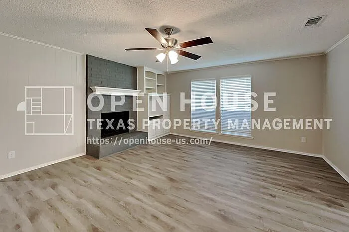 621 Barkridge Trl — Photo 4