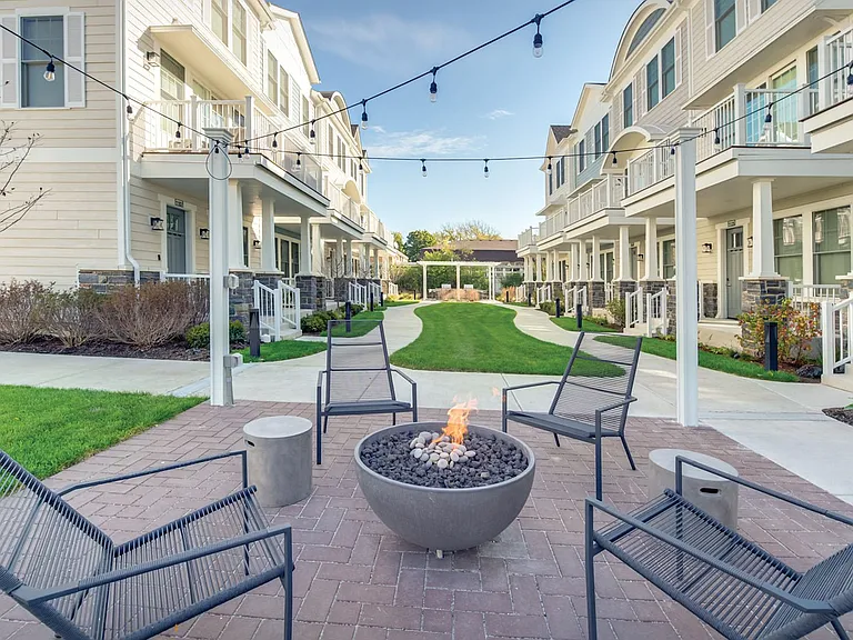 Eldridge Townhomes — Photo 35