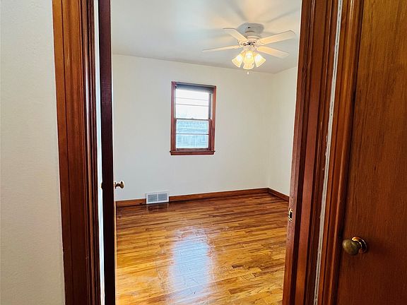 4th image of 1189 Mason Ave