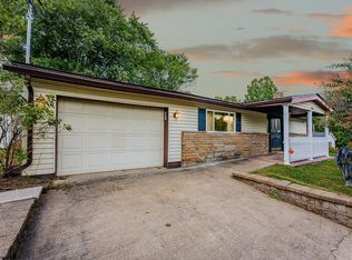 120 Parkview Dr, Westover, WV 26501