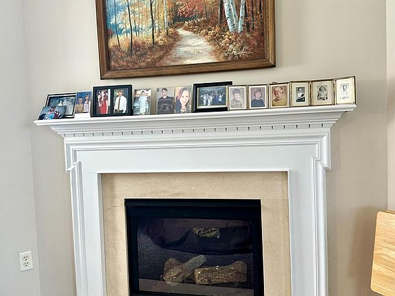 4th image of 419 Thomas Pointe Ct