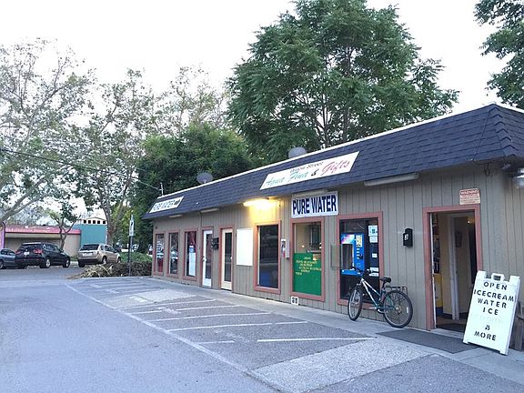 4th image of 361 Willow St