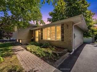795 Safari Dr, Kingston, ON K7M 6W1