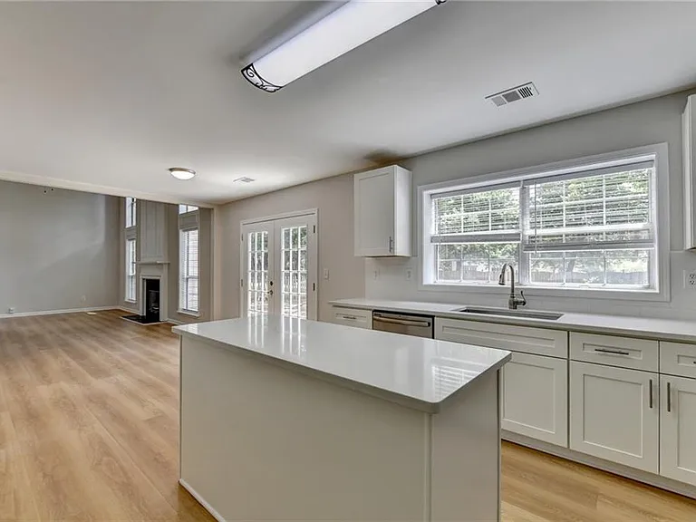 340 Waddington Trl — Photo 26