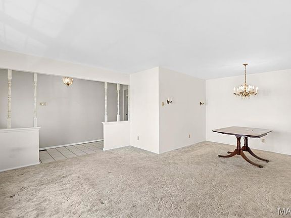 5th image of 560 Blossomheath Dr