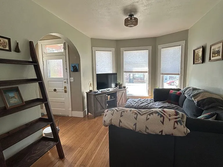 1005 W Park St — Photo 3