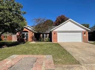 1904 Spruce Rd, Bentonville, AR 72713