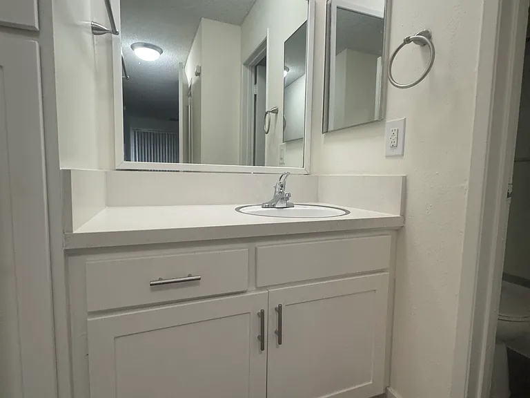 5345 Sepulveda Boulevard — Photo 27