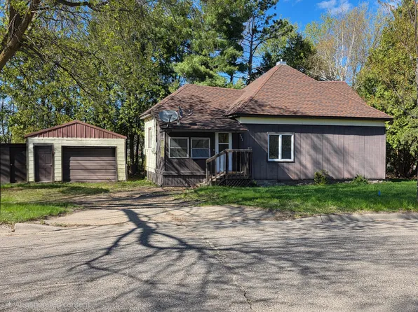 323 4th St SE, Staples, MN 56479