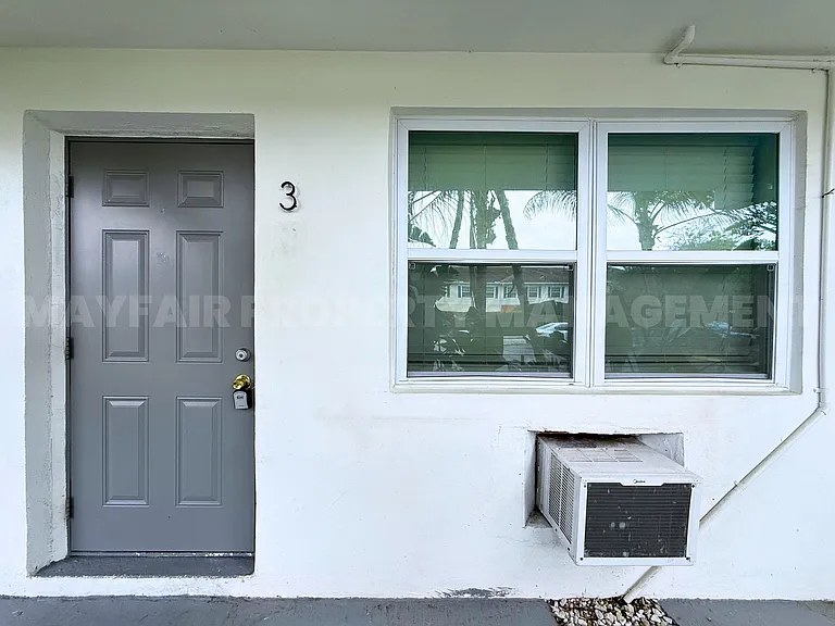 240 SW 8th St #3 — Photo 10