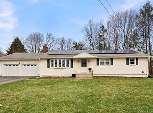 63 Reniew Rd, Hamden, CT 06514