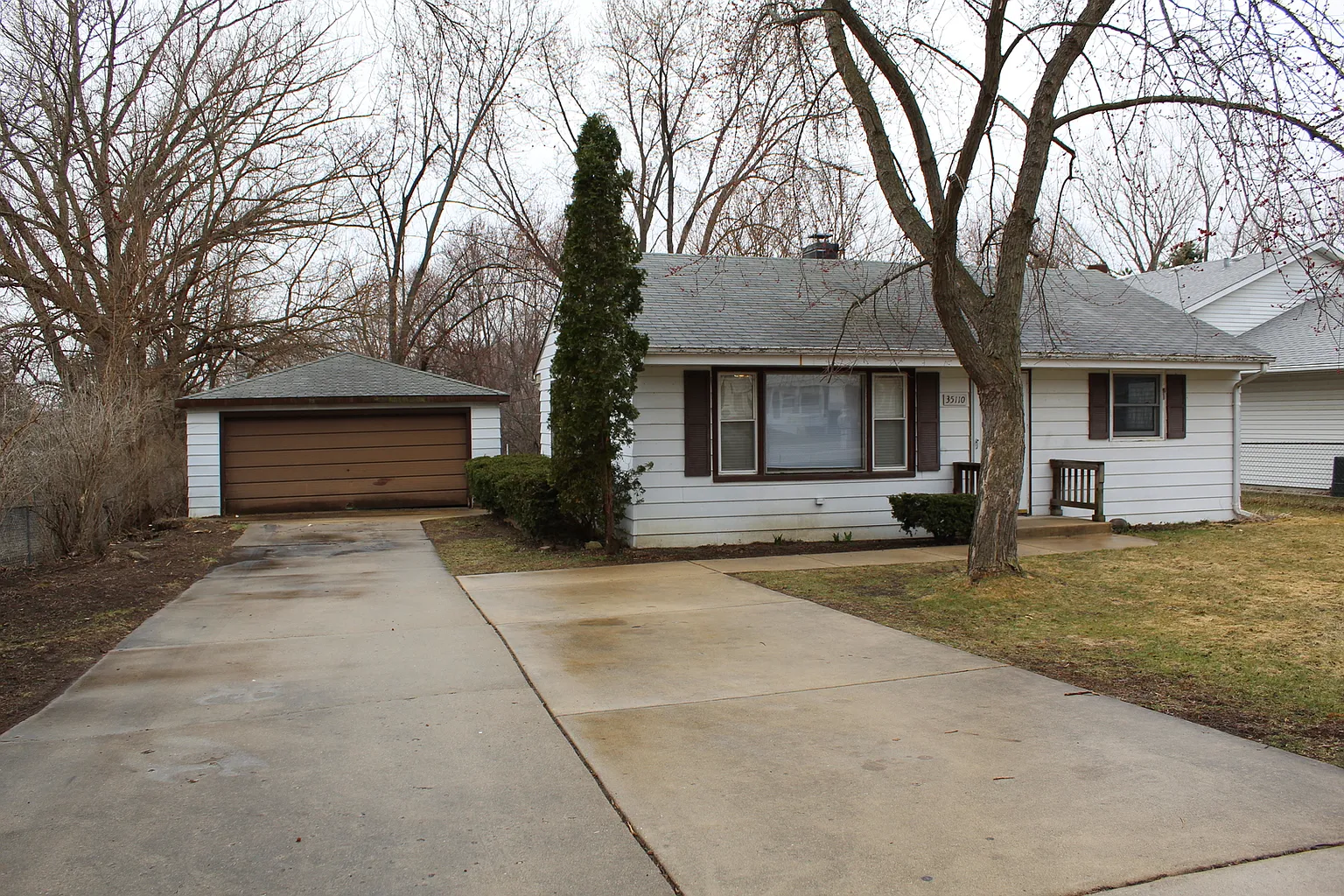 35110 N Sheridan Dr photo 1
