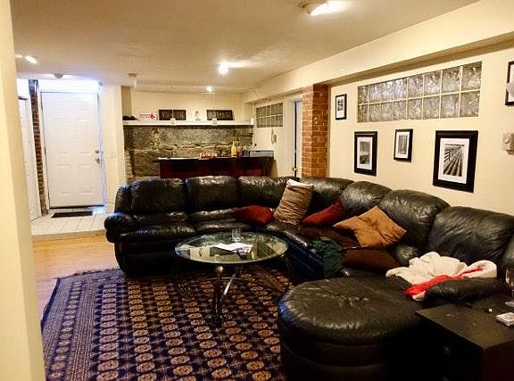 3rd image of 915 Beacon St APT A