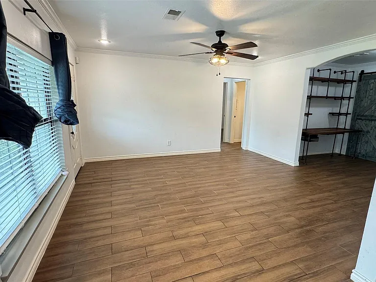 221 Hyta St — Photo 6