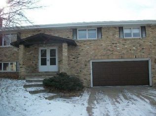 1930 Upper Afton Rd, Saint Paul, MN 55119