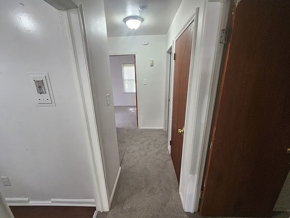 5th image of 19445 Avon Ave