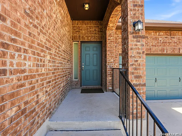 3 bed, 2.0 bath, 1958 sqft, $2,000 — Photo 4