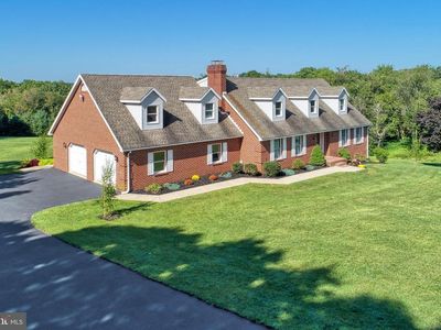 1140 Deere Ln, Seven Valleys, PA, 17360
