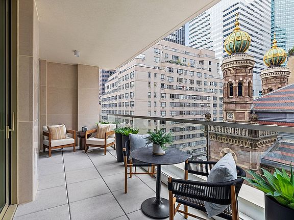 3rd image of 660 Lexington Ave #6A