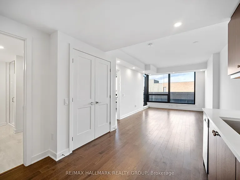 340 Queen St #1403 — Photo 8
